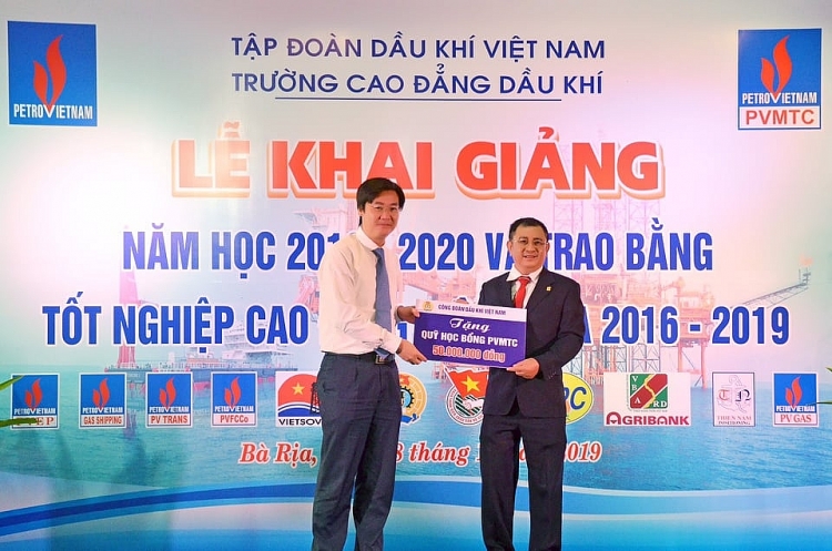 PVMTC tổ chức trao bằng tốt nghiệp và khai giảng năm học 2019-2020