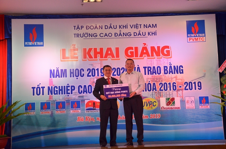 PVMTC tổ chức trao bằng tốt nghiệp và khai giảng năm học 2019-2020