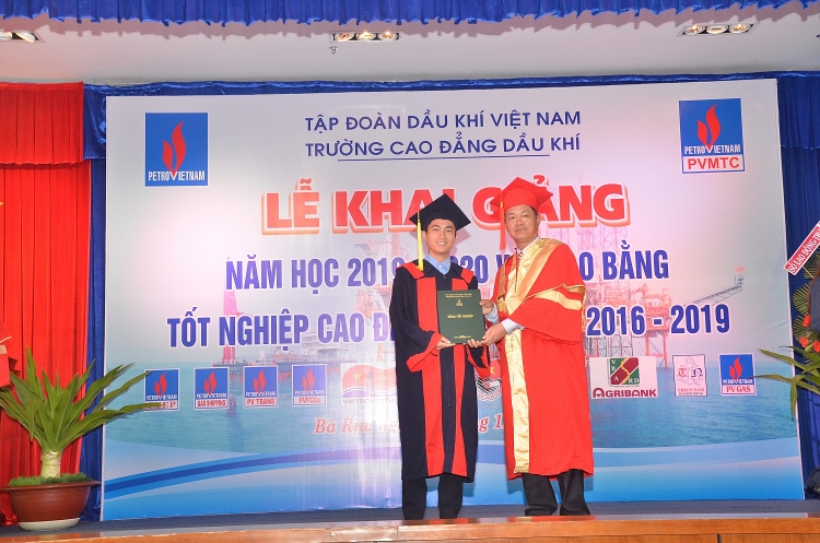 PVMTC tổ chức trao bằng tốt nghiệp và khai giảng năm học 2019-2020