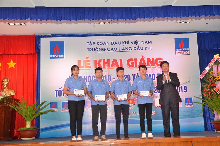 PVMTC tổ chức trao bằng tốt nghiệp và khai giảng năm học 2019-2020